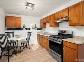 3023 255th Avenue SE, Sammamish WA 98075