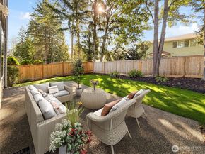 23109 NE 18th Place, Sammamish WA 98074