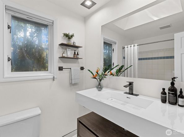 23109 NE 18th Place, Sammamish WA 98074