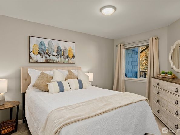9222 Roosevelt Way NE 203, Seattle WA 98115