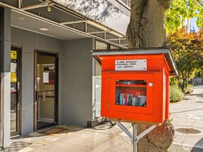 9222 Roosevelt Way NE 203, Seattle WA 98115