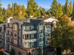 9222 Roosevelt Way NE 203, Seattle WA 98115