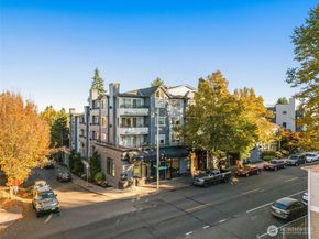 9222 Roosevelt Way NE 203, Seattle WA 98115