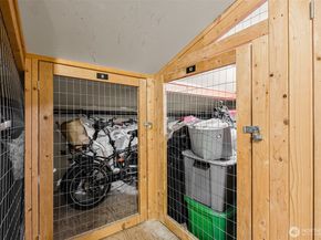 9222 Roosevelt Way NE 203, Seattle WA 98115
