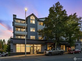 9222 Roosevelt Way NE 203, Seattle WA 98115