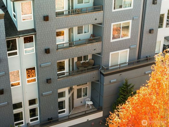 9222 Roosevelt Way NE 203, Seattle WA 98115