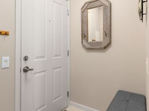 9222 Roosevelt Way NE 203, Seattle WA 98115