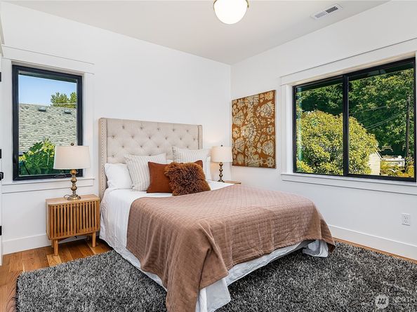 3642 33rd Avenue W, Seattle WA 98199