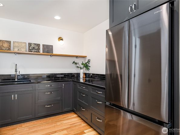 3642 33rd Avenue W, Seattle WA 98199