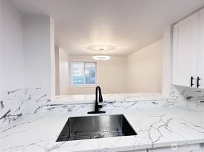 901 Sunset Boulevard NE D113, Renton WA 98056