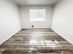 901 Sunset Boulevard NE D113, Renton WA 98056