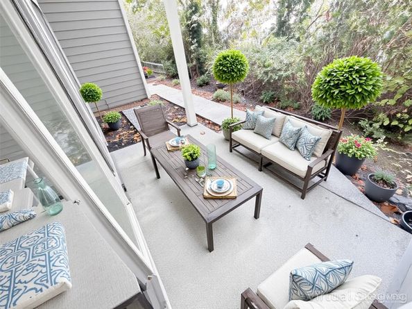 901 Sunset Boulevard NE D113, Renton WA 98056