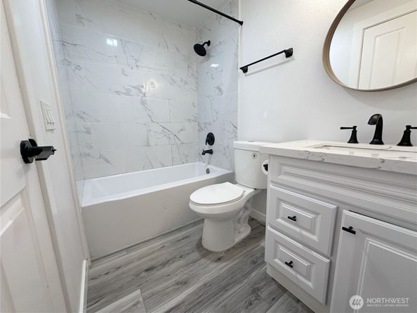 901 Sunset Boulevard NE D113, Renton WA 98056