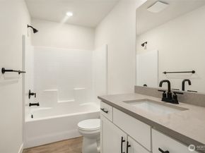 26584 NE 143rd Street NE 2B, Duvall WA 98019