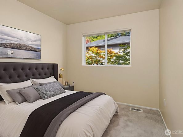 2753 124th Avenue SE, Bellevue WA 98005