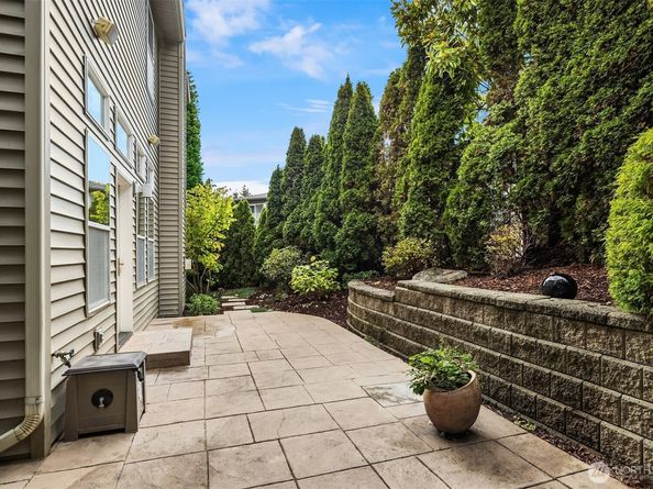 2753 124th Avenue SE, Bellevue WA 98005