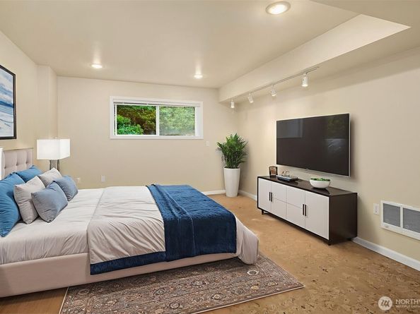 2753 124th Avenue SE, Bellevue WA 98005