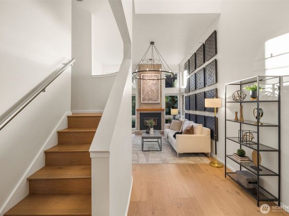 3020 64th Avenue SW B, Seattle WA 98116
