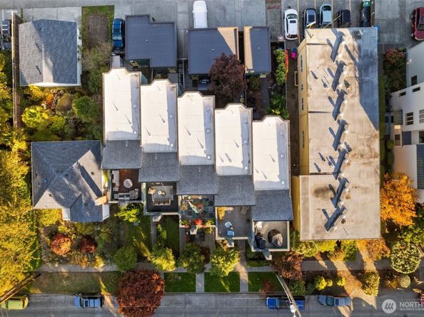 3020 64th Avenue SW B, Seattle WA 98116