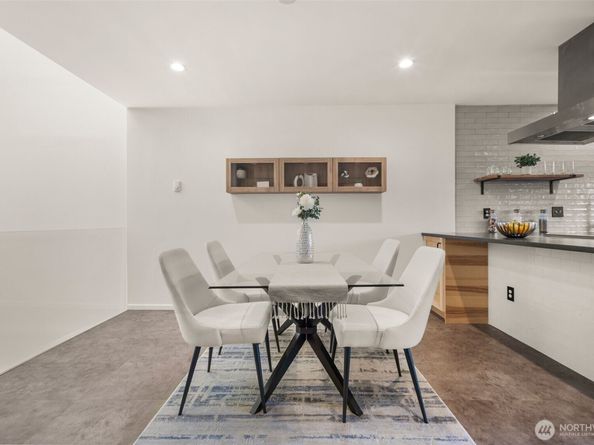 3020 64th Avenue SW B, Seattle WA 98116