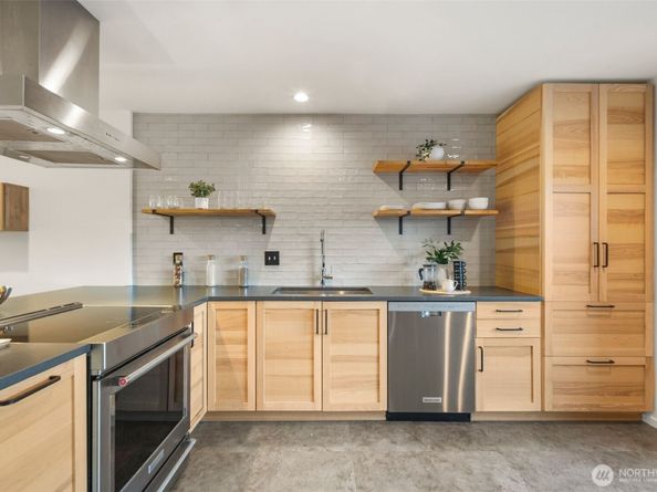 3020 64th Avenue SW B, Seattle WA 98116