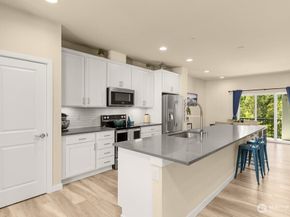 14715 Admiralty Way A4, Lynnwood WA 98087