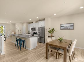 14715 Admiralty Way A4, Lynnwood WA 98087