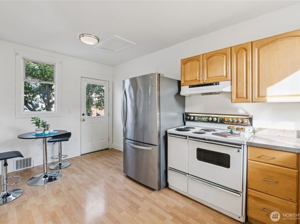 1910 S Lander Street, Seattle WA 98144