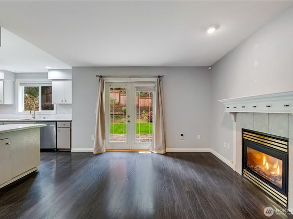 15606 Cascadian Way, Bothell WA 98012