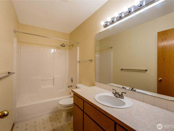 15606 Cascadian Way, Bothell WA 98012