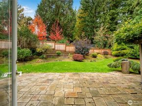 15606 Cascadian Way, Bothell WA 98012