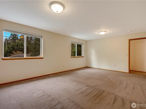 15606 Cascadian Way, Bothell WA 98012