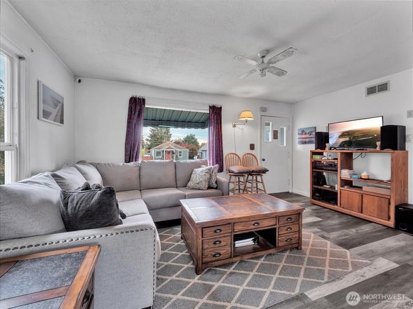 2426 Pine Street, Everett WA 98201