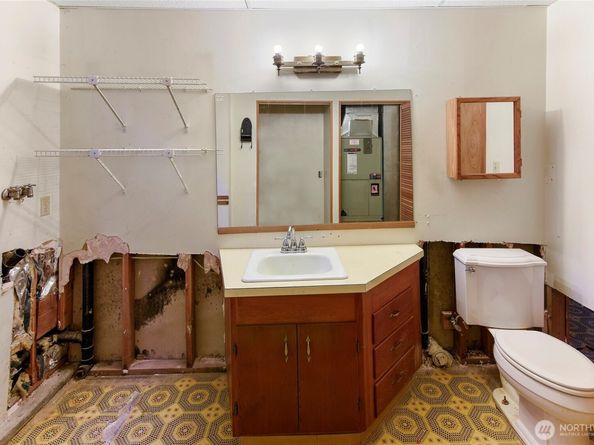 5755 Blakely Avenue NE, Bainbridge Island WA 98110