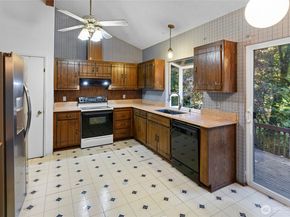 5755 Blakely Avenue NE, Bainbridge Island WA 98110