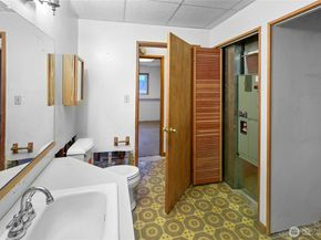 5755 Blakely Avenue NE, Bainbridge Island WA 98110