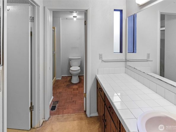 5755 Blakely Avenue NE, Bainbridge Island WA 98110