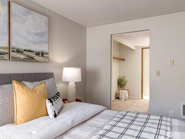 4641 West Lake Sammamish Parkway SE F105, Issaquah WA 98027