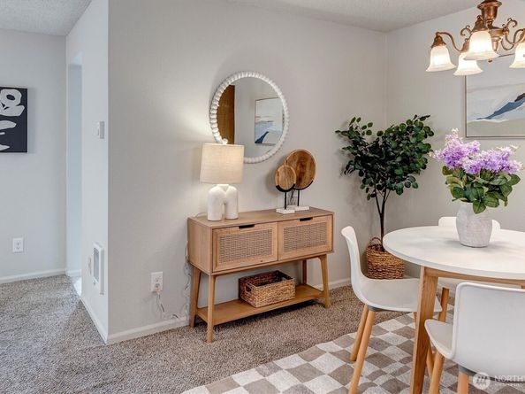 4641 West Lake Sammamish Parkway SE F105, Issaquah WA 98027