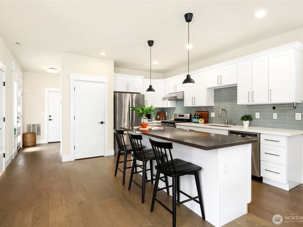 10410 2nd Place SW, Seattle WA 98146