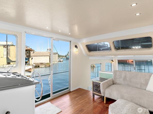 1325 Fairview Avenue N, Seattle WA 98102