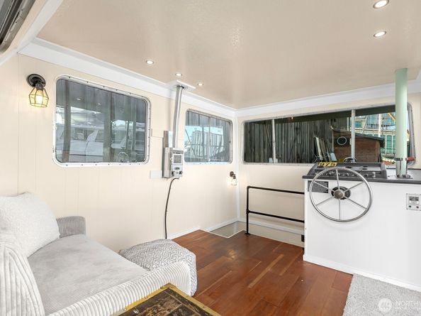 1325 Fairview Avenue N, Seattle WA 98102