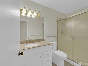 1610 NE 140th Street N3, Seattle WA 98125