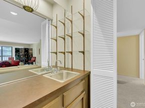1610 NE 140th Street N3, Seattle WA 98125