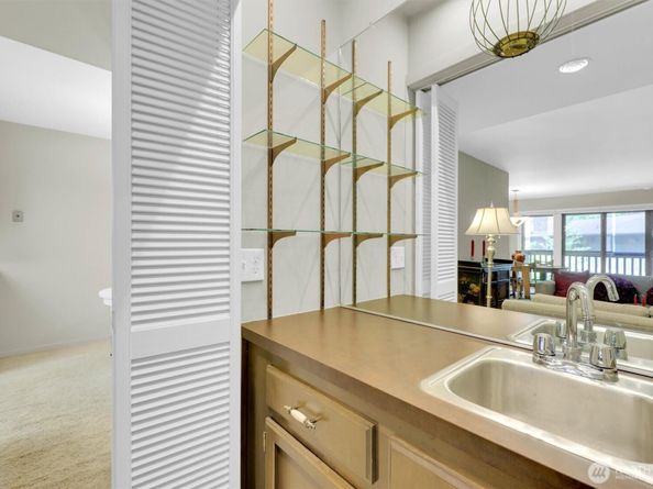 1610 NE 140th Street N3, Seattle WA 98125