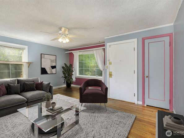 12428 12th Avenue S, Burien WA 98168