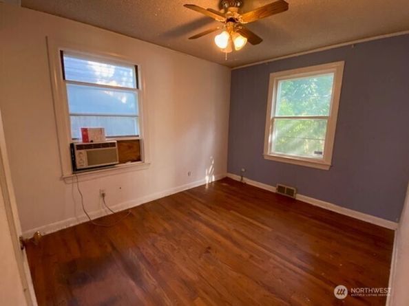 12428 12th Avenue S, Burien WA 98168
