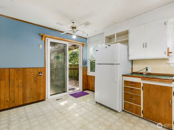 12428 12th Avenue S, Burien WA 98168