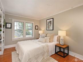 5220 18th Avenue NE, Seattle WA 98105