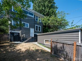5220 18th Avenue NE, Seattle WA 98105